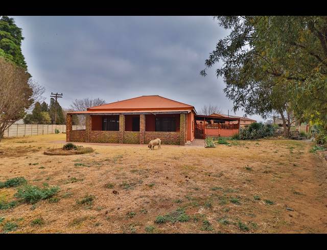 1,995M² SMALLHOLDING FOR SALE IN VISCHKUIL